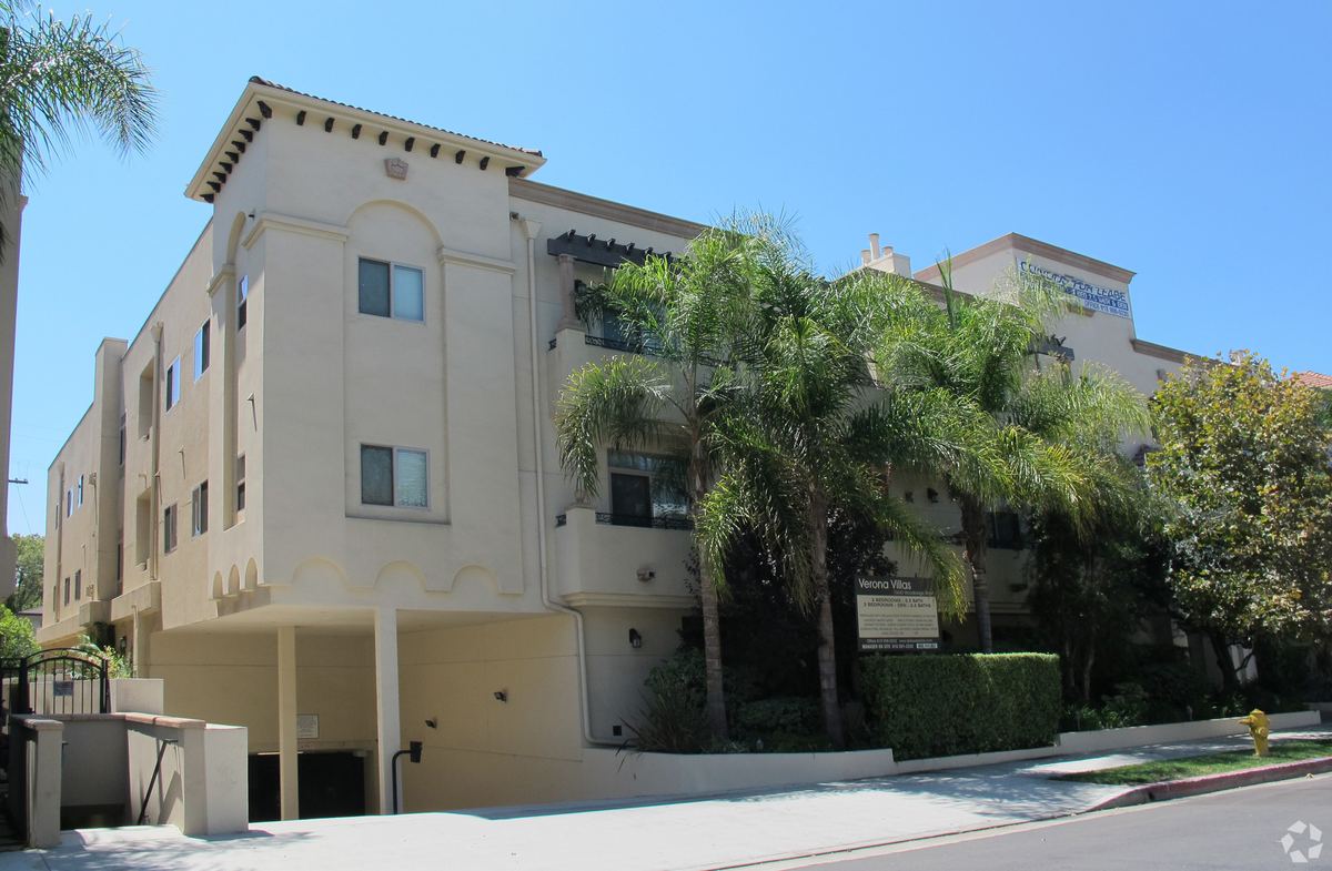 10640 Woodbridge St, Toluca Lake