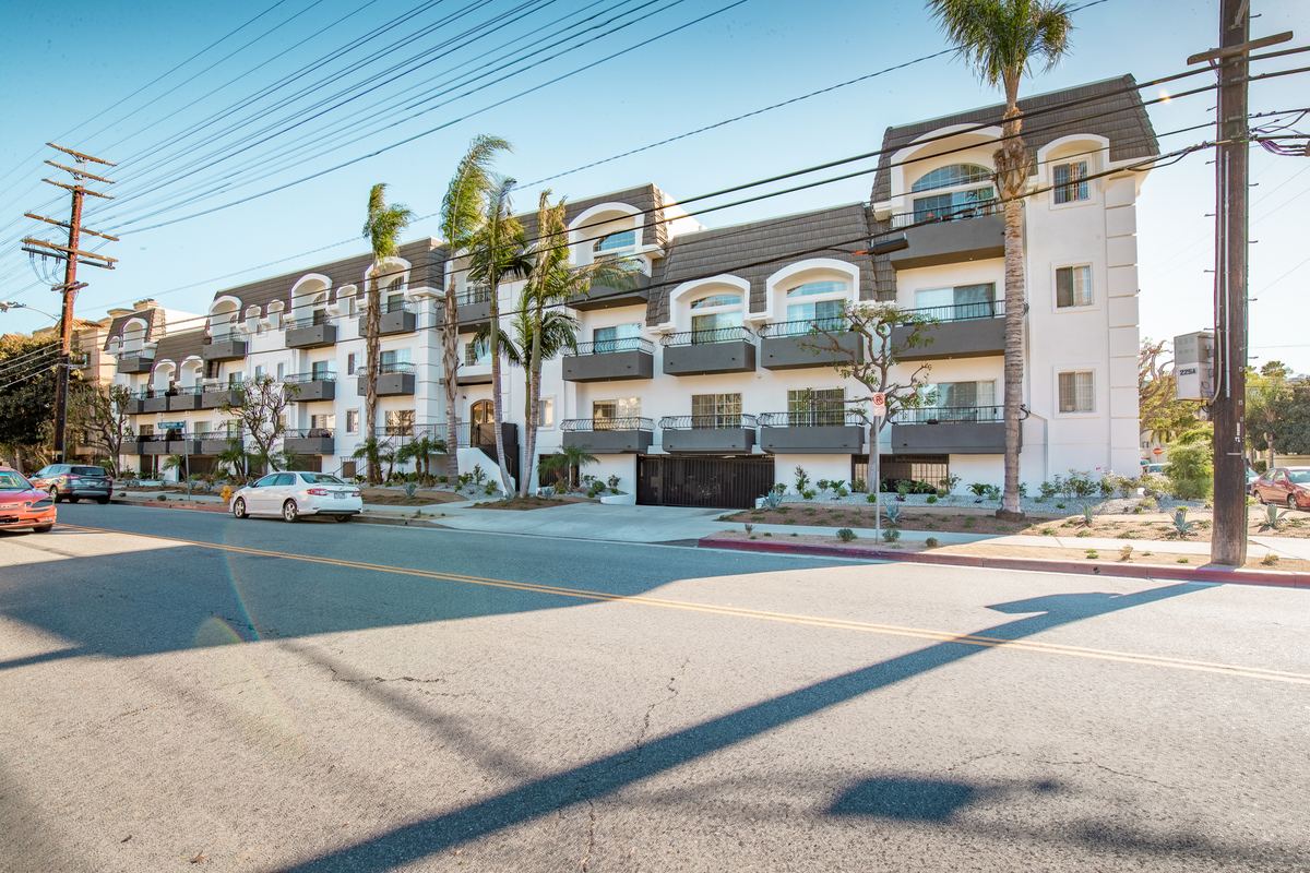 10656 Moorpark St, Toluca Lake