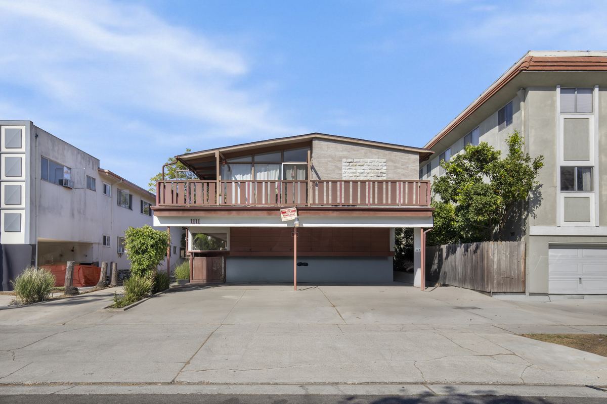 1111 S Holt Ave, Mid-City