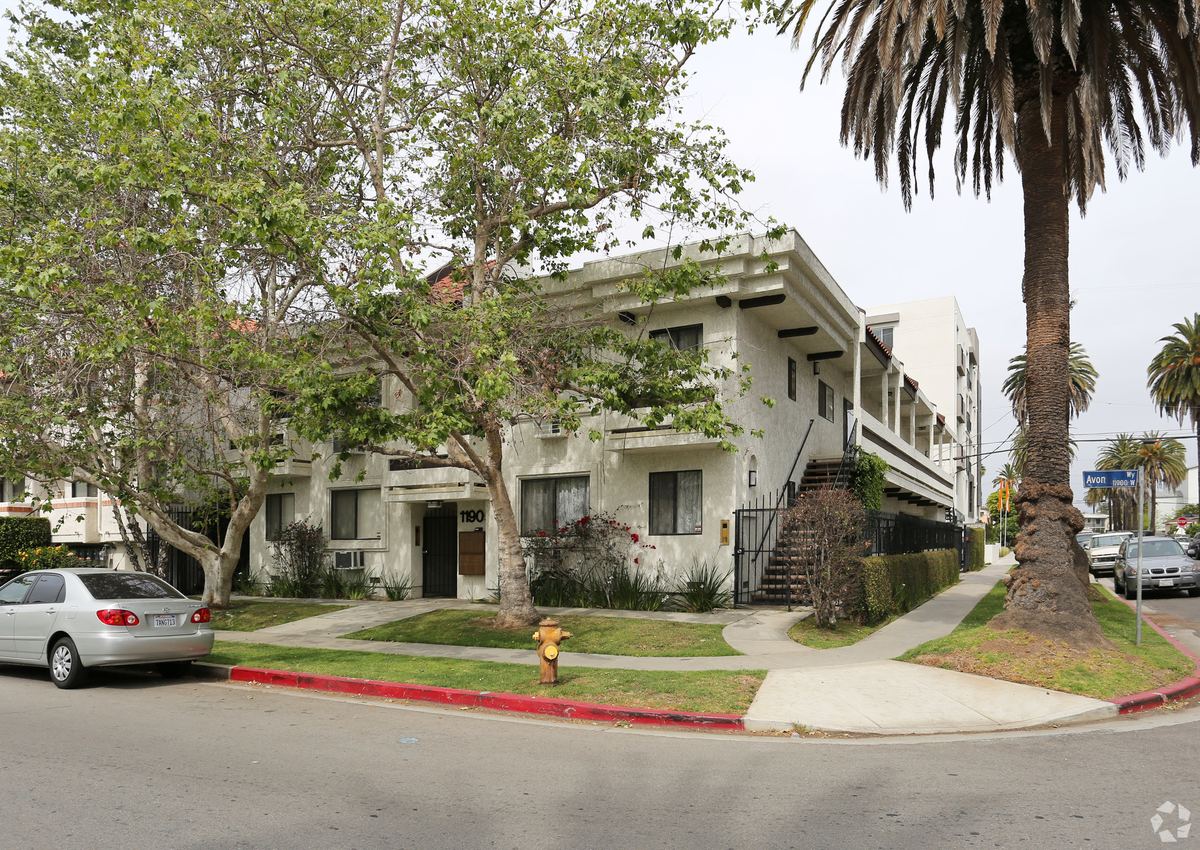 11905 Avon Way, Mar Vista