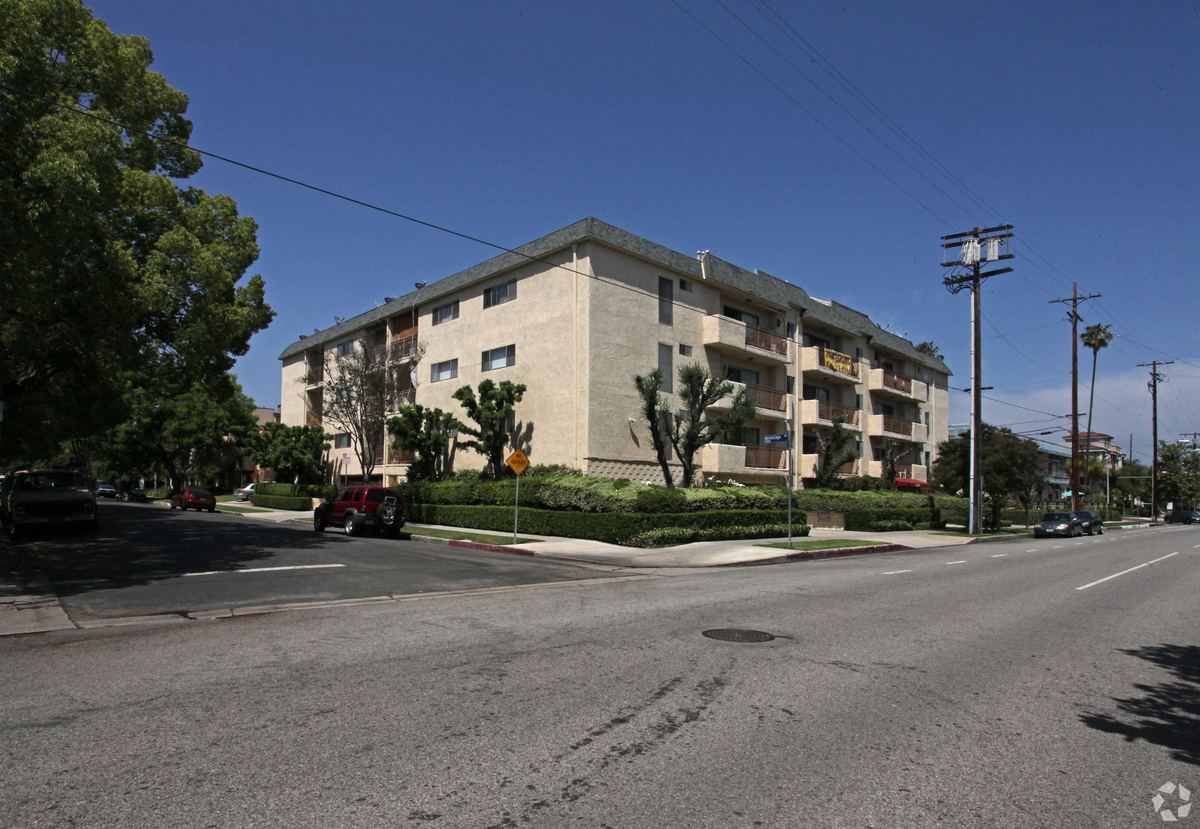12245 Chandler Blvd, Valley Village