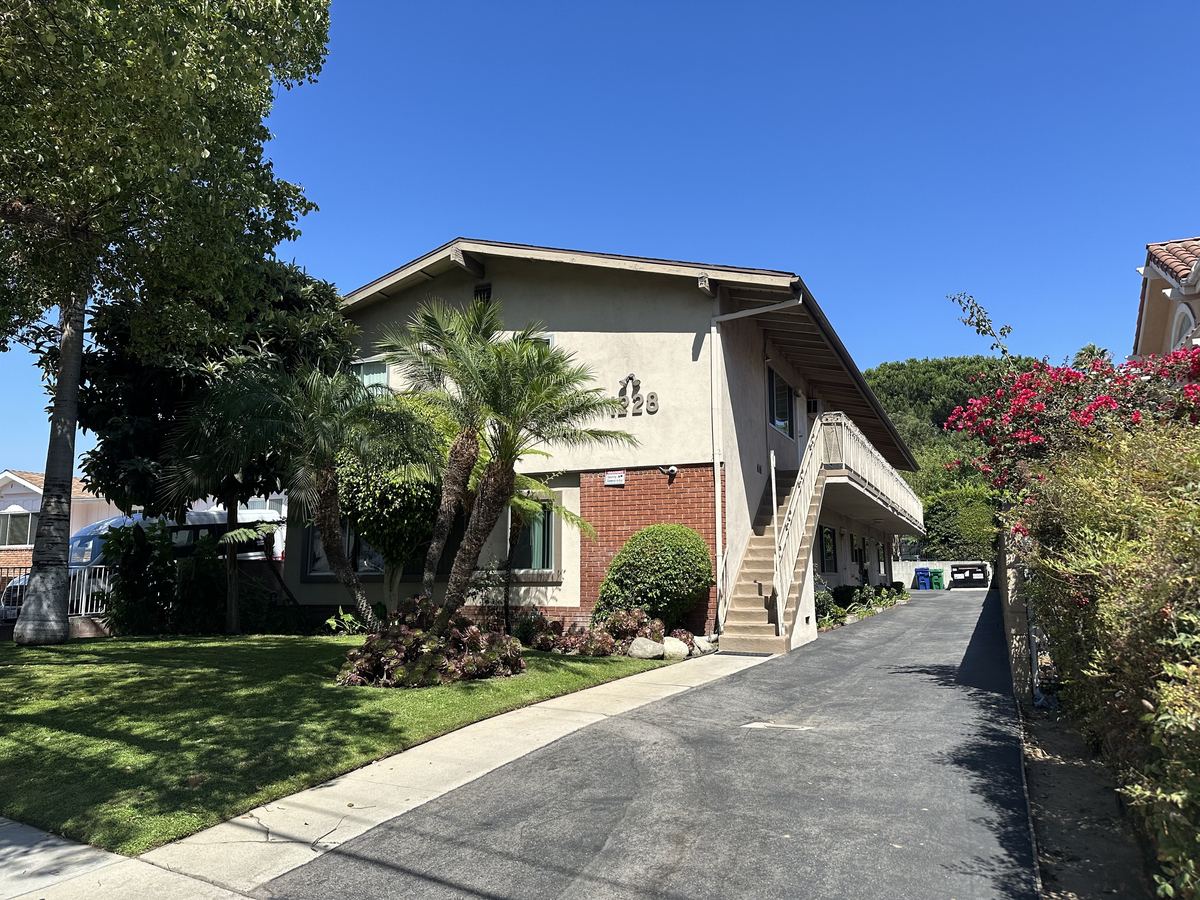 1228 Mariposa St, Glendale