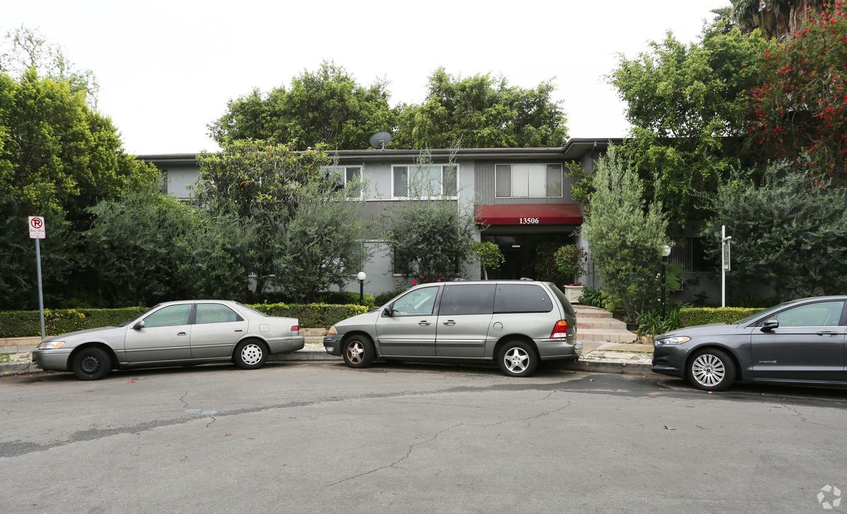 13506 Rye Street, Sherman Oaks