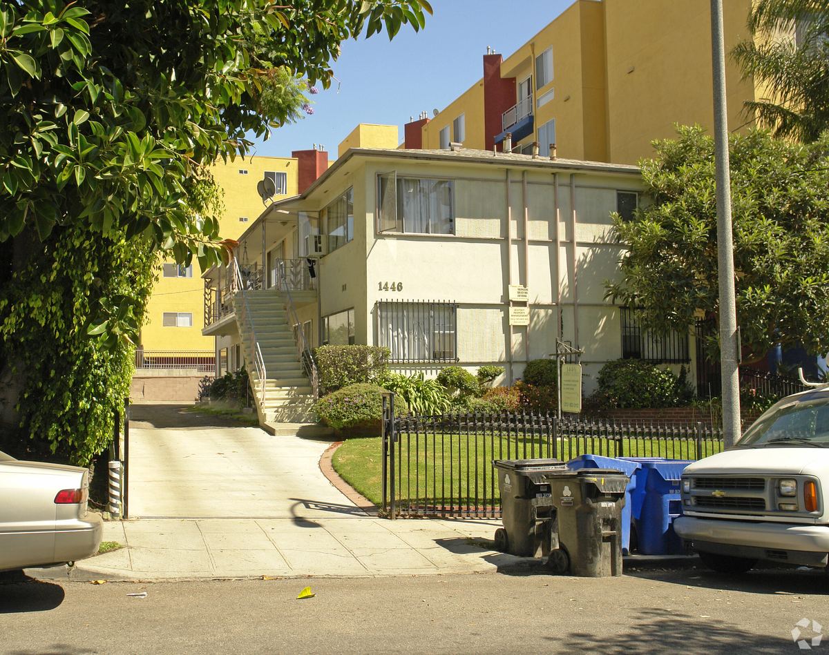 1446 N Martel Ave, West Hollywood