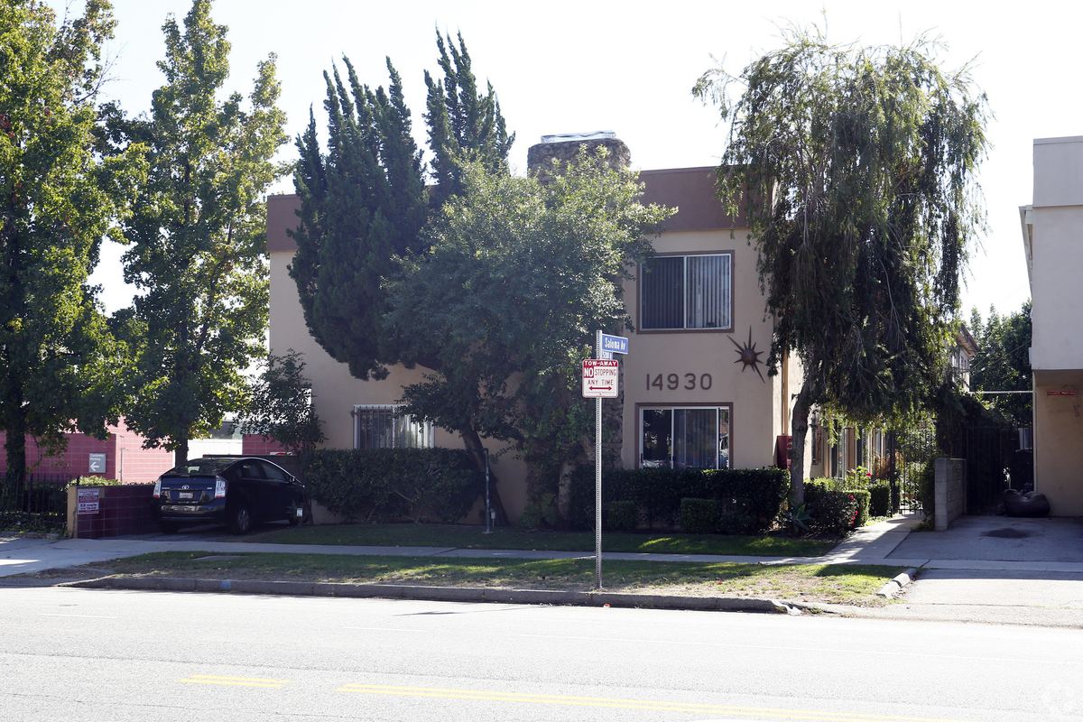 14930 Magnolia Ave, Sherman Oaks