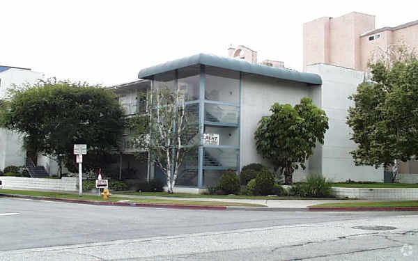 15286 Sutton Street, Sherman Oaks