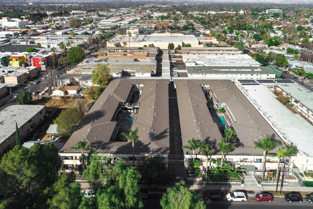 18317-18331 Kittridge St, Reseda