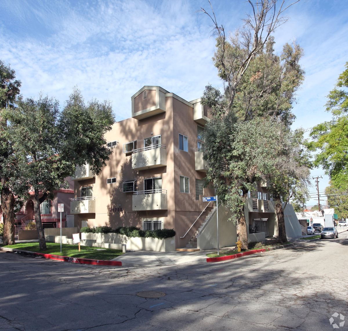 22705 Del Valle St, Woodland Hills