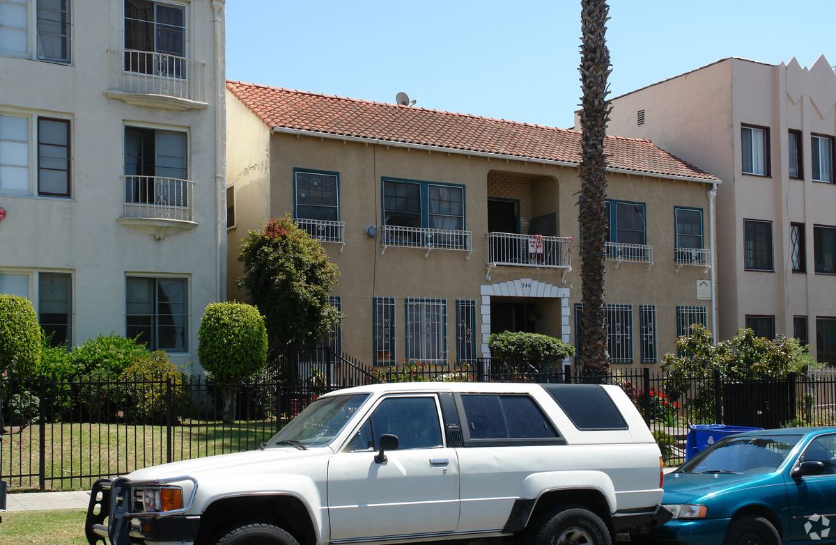 240 S Catalina St, Koreatown