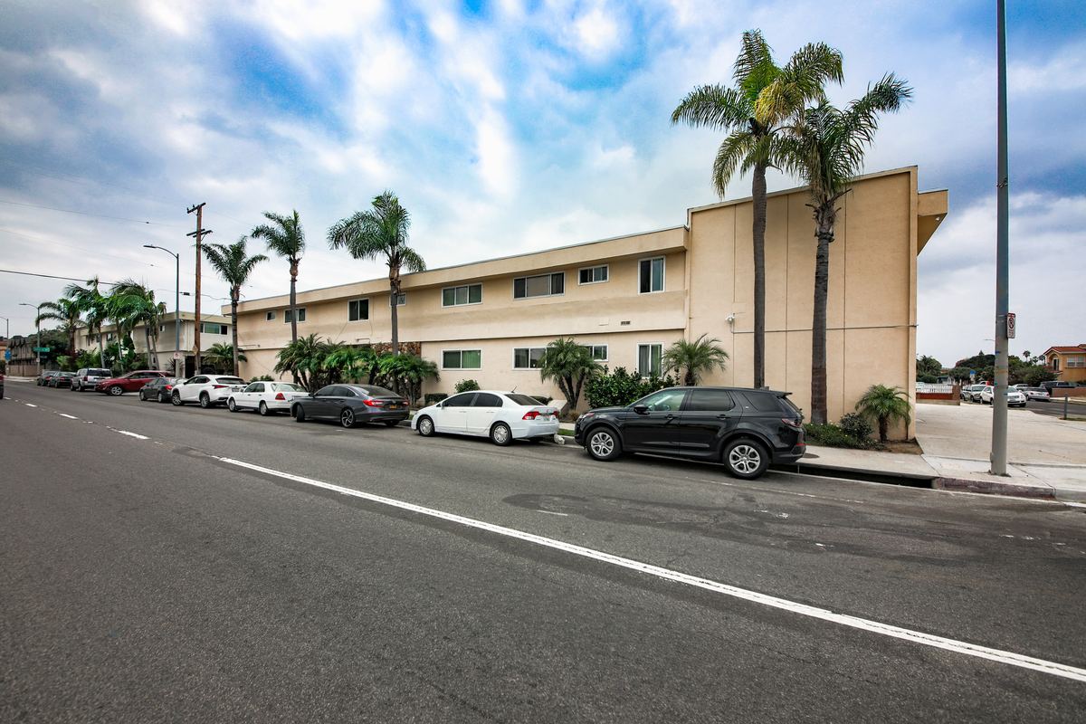 25615 Western Ave, Los Angeles