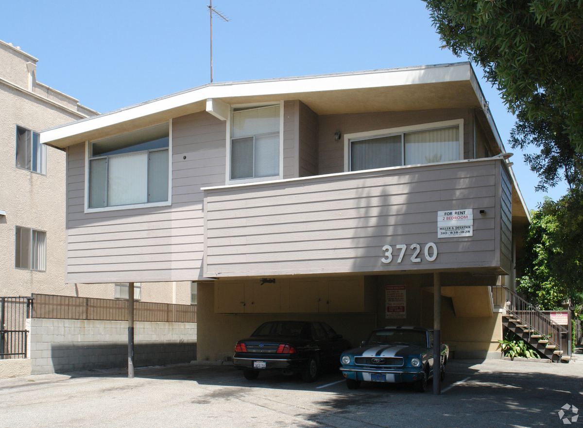 3720 Midvale Ave, Palms