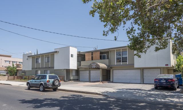 5222-5228 Hermitage, Valley Village