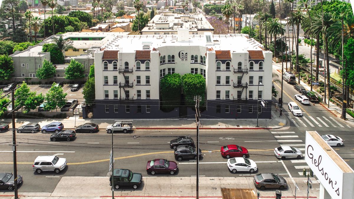 5870 Franklin Ave, Hollywood