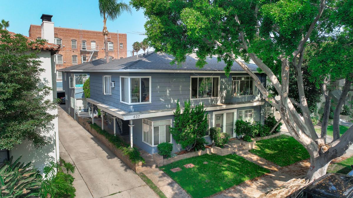 637 S Cloverdale Ave, Hancock Park