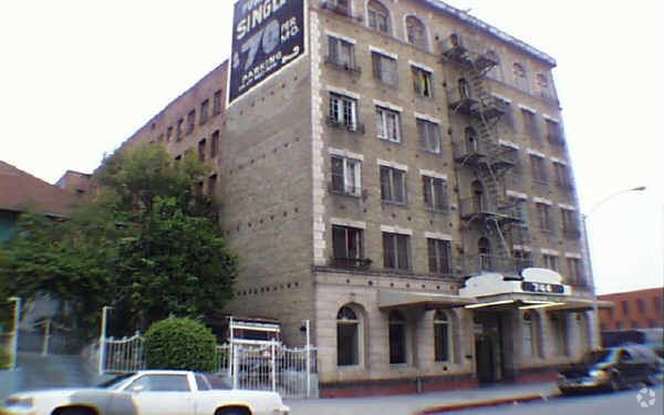 744 Beacon Ave, Koreatown