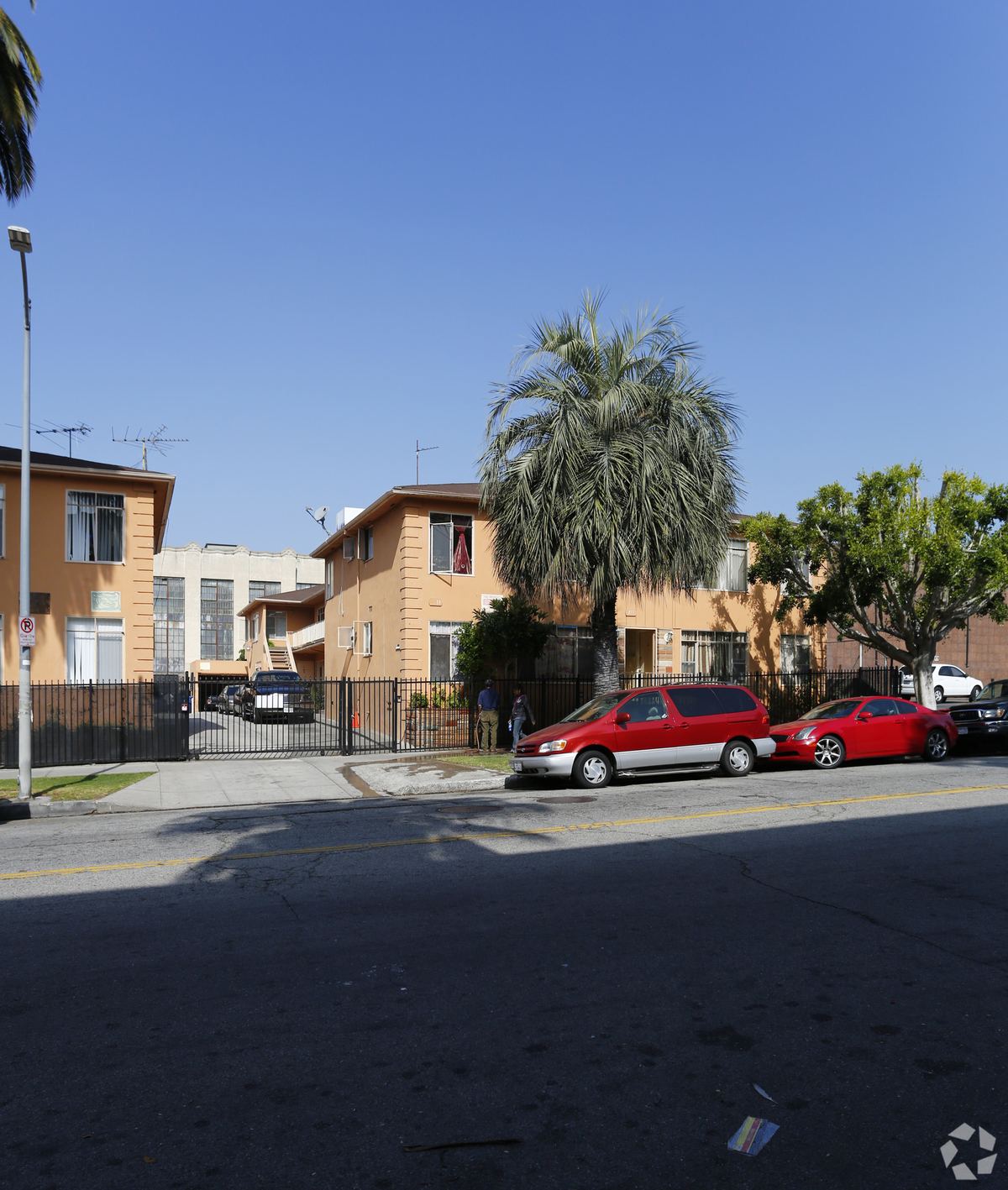 811-817 Oxford Ave, Koreatown