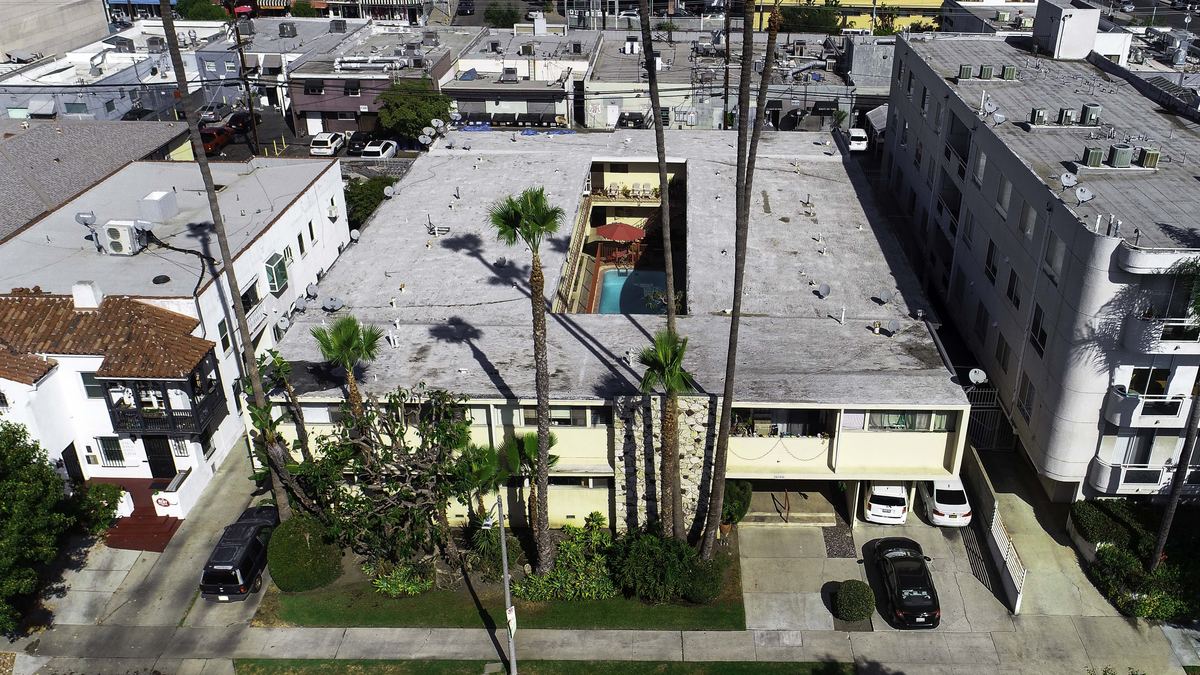 8355 Blackburn Ave, West Hollywood