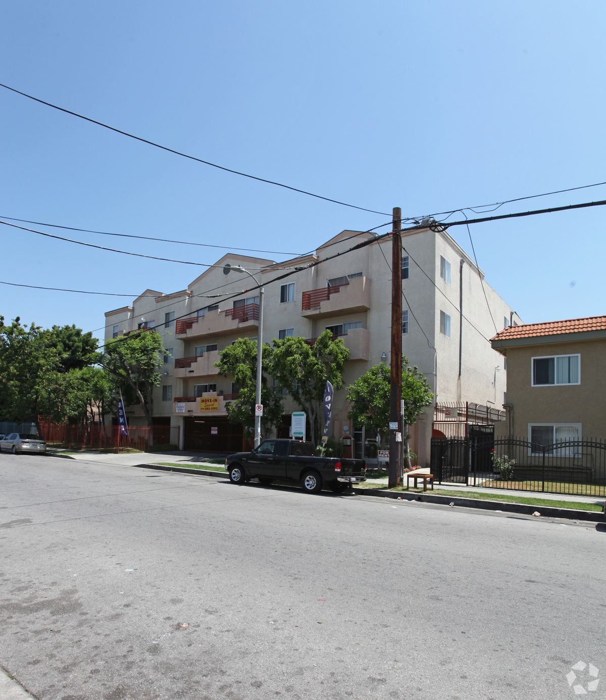 8616 Willis Avenue, Panorama City